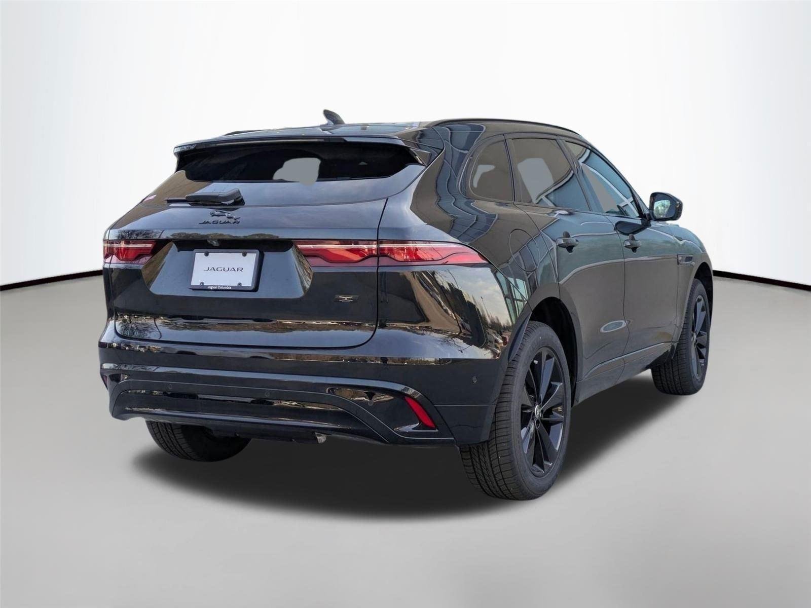 Used 2026 Santorini Black Metallic Jaguar R-Dynamic S image 5