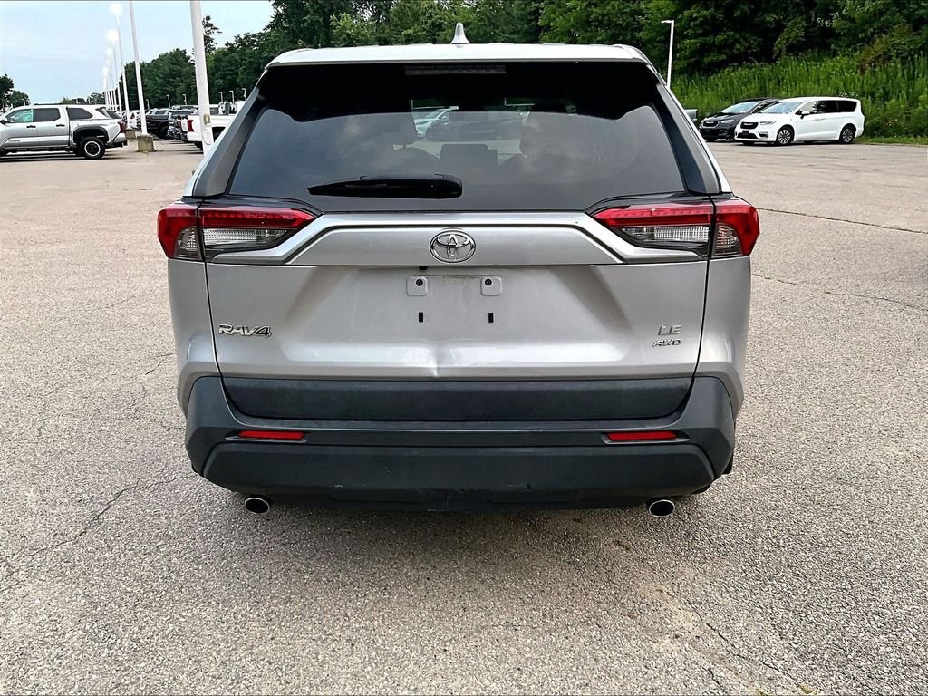Used 2022 Silver Toyota LE image 10