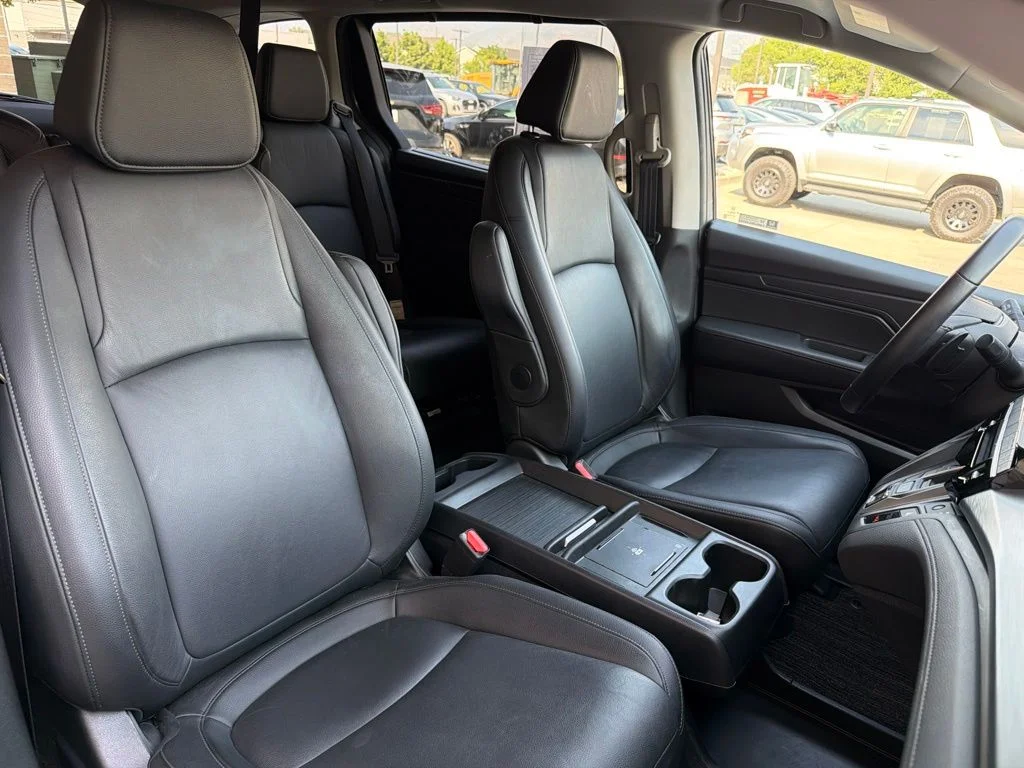 Used 2025 Black Honda EX-L image 16