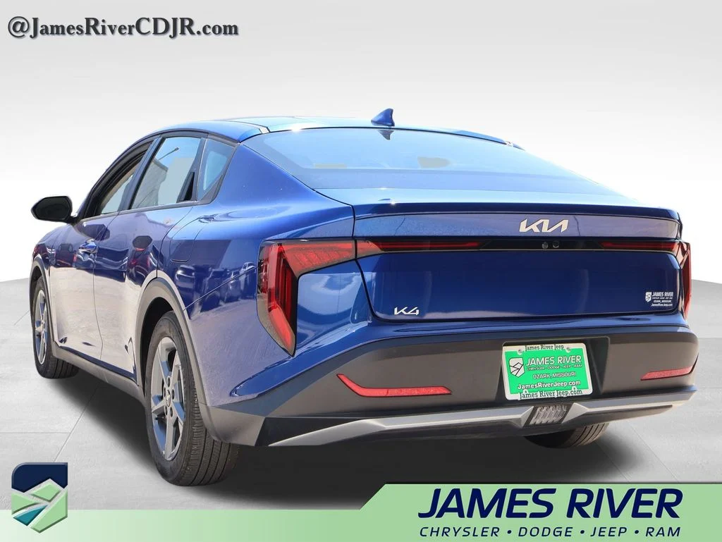Used 2025 Blue Kia LXS image 3