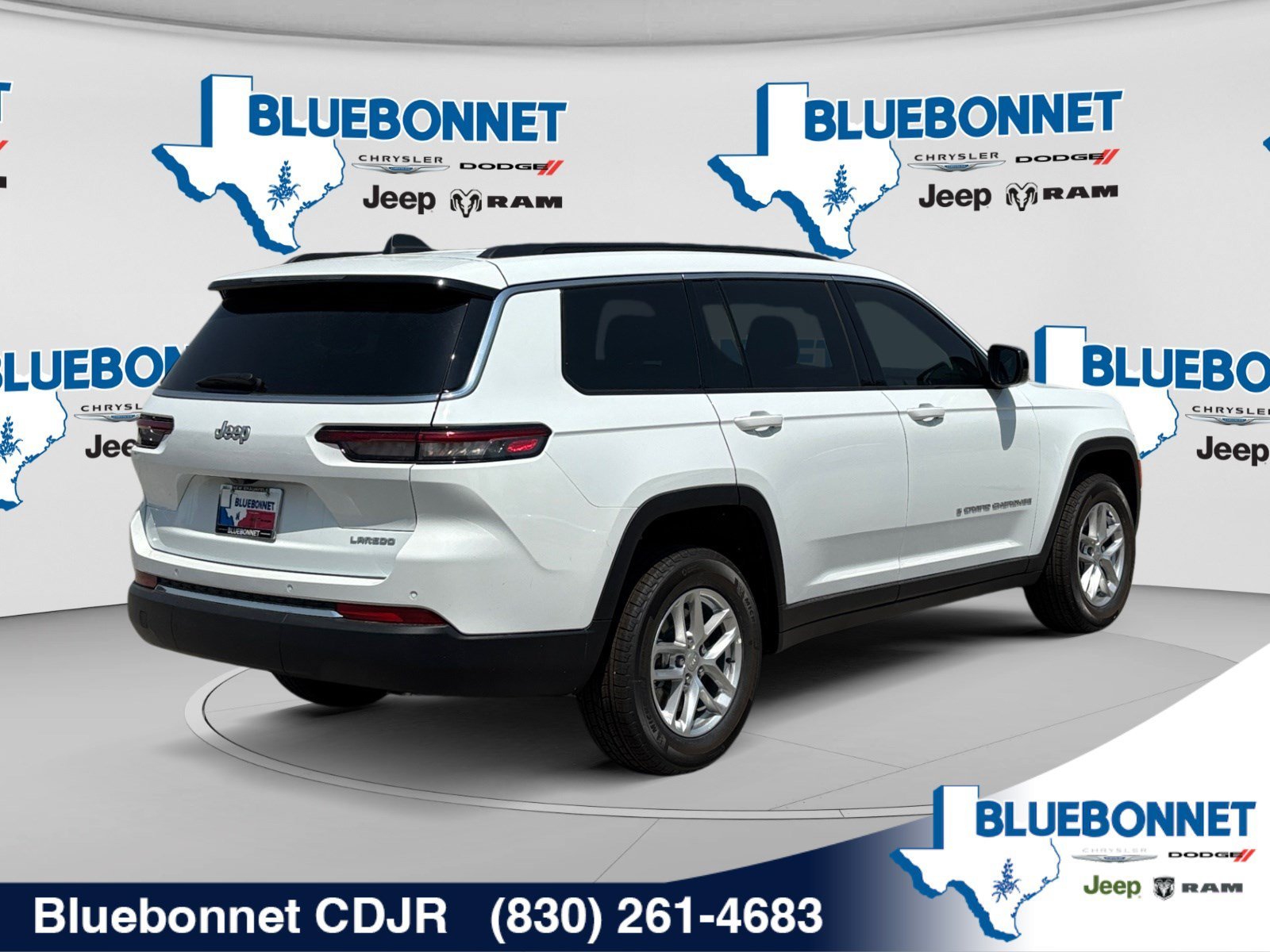 New 2026 Bright White Clear-Coat Exterior Paint Jeep Laredo image 5