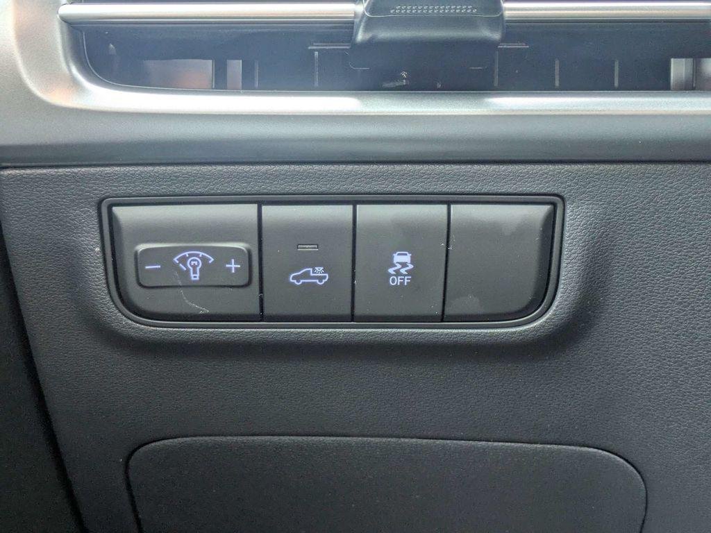 New 2026 Gray Hyundai SEL Activity FWD image 25