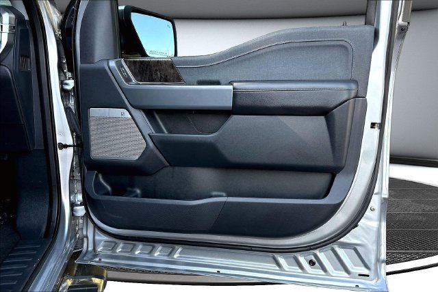 Used 2023 Silver Ford Lariat image 29