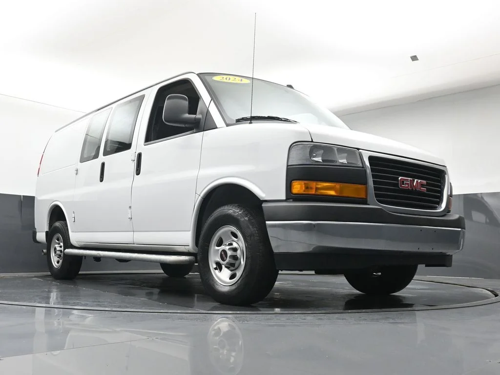 Used 2024 White GMC Work Van image 22