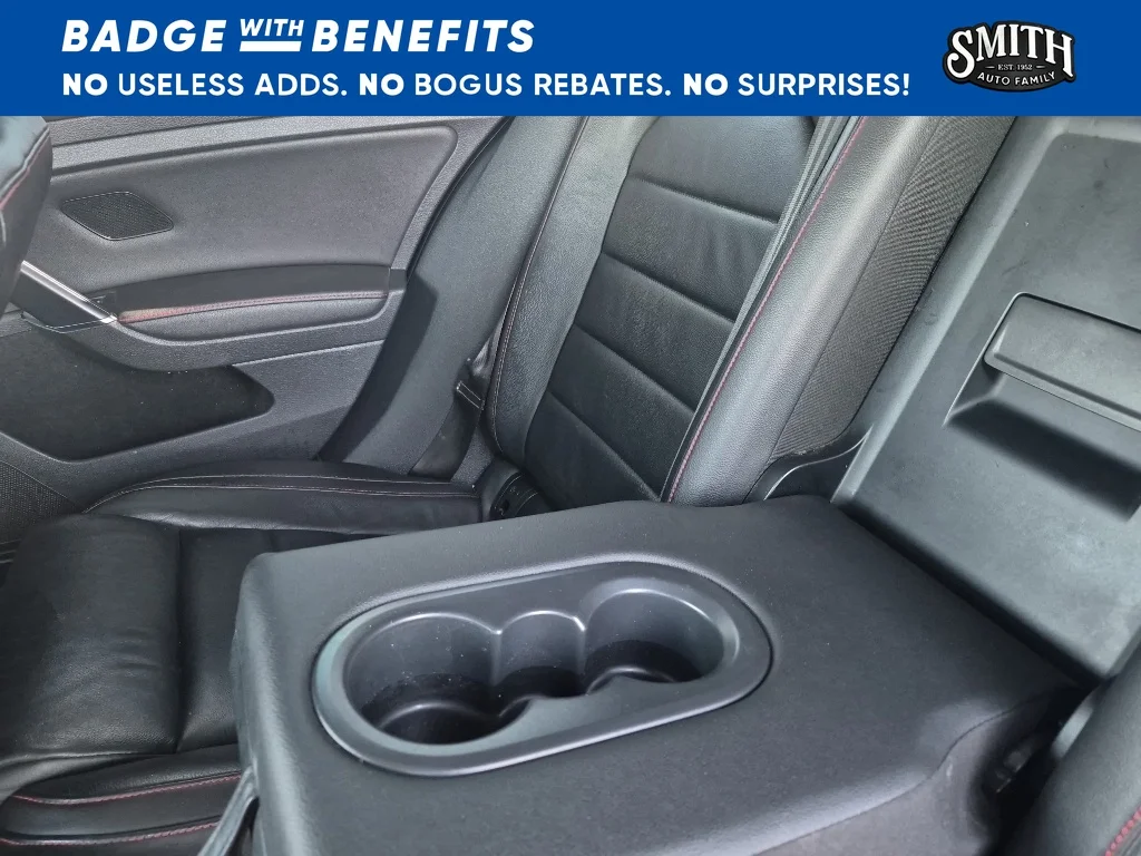 Used 2019 Deep Black Pearl Effect Volkswagen SE image 15