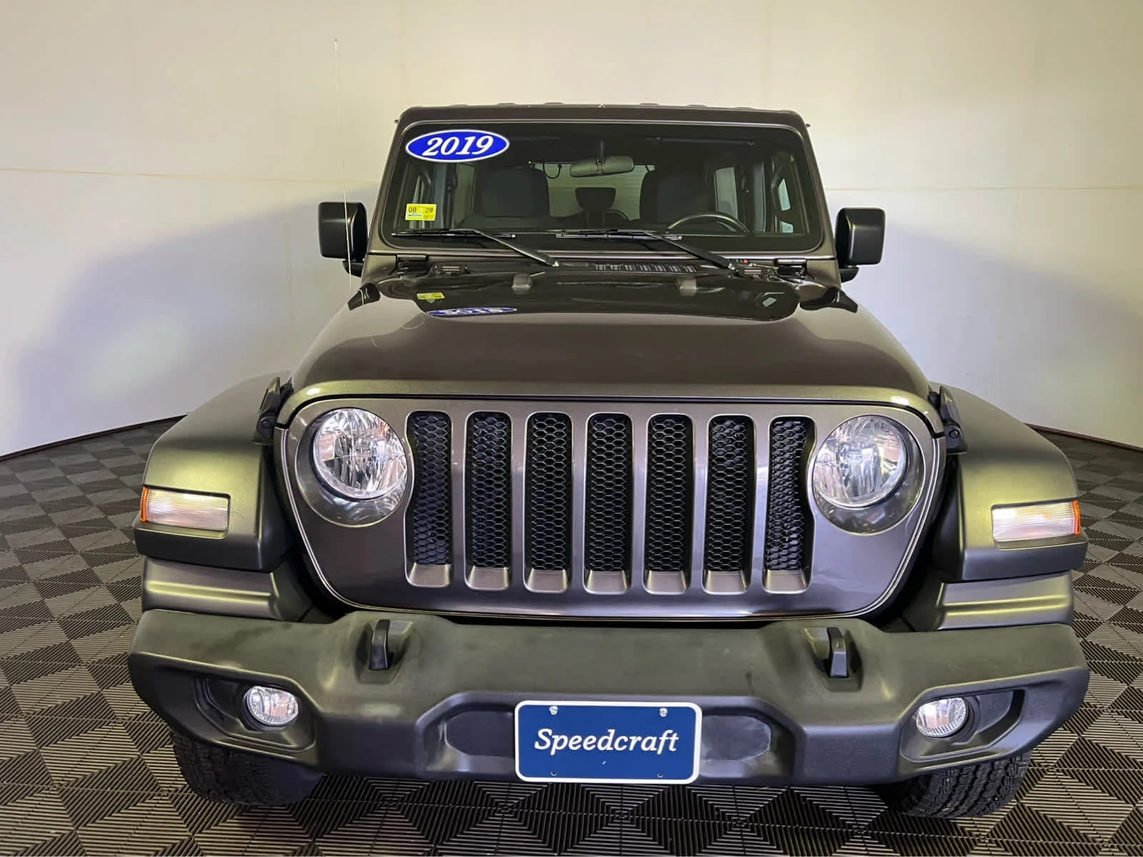 Used 2019 Granite Crystal Metallic Clearcoat Jeep Sport S image 2