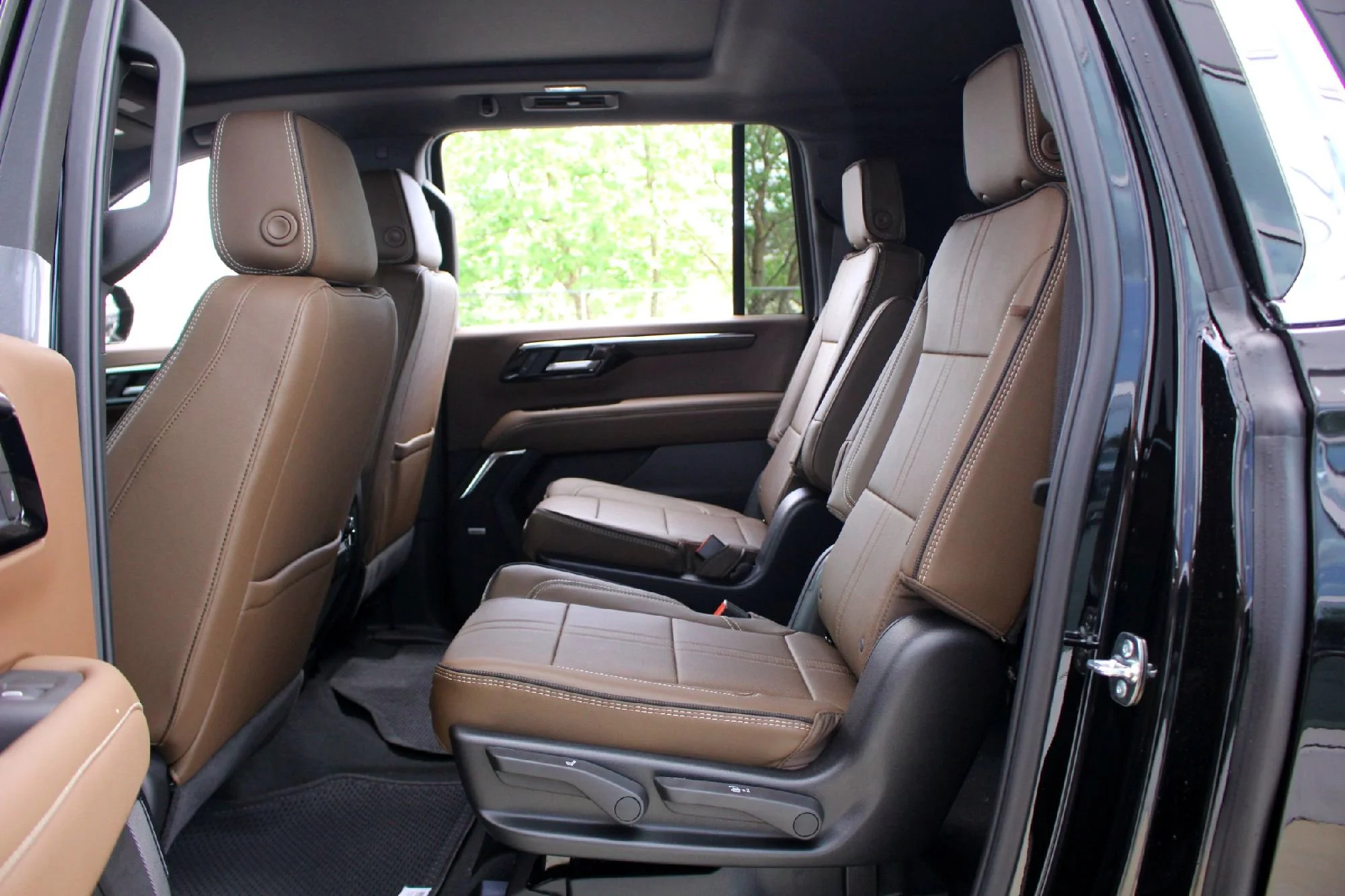 New 2026 Black Chevrolet High Country image 17