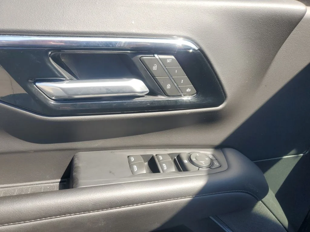 Used 2025 Black Chevrolet LT image 20