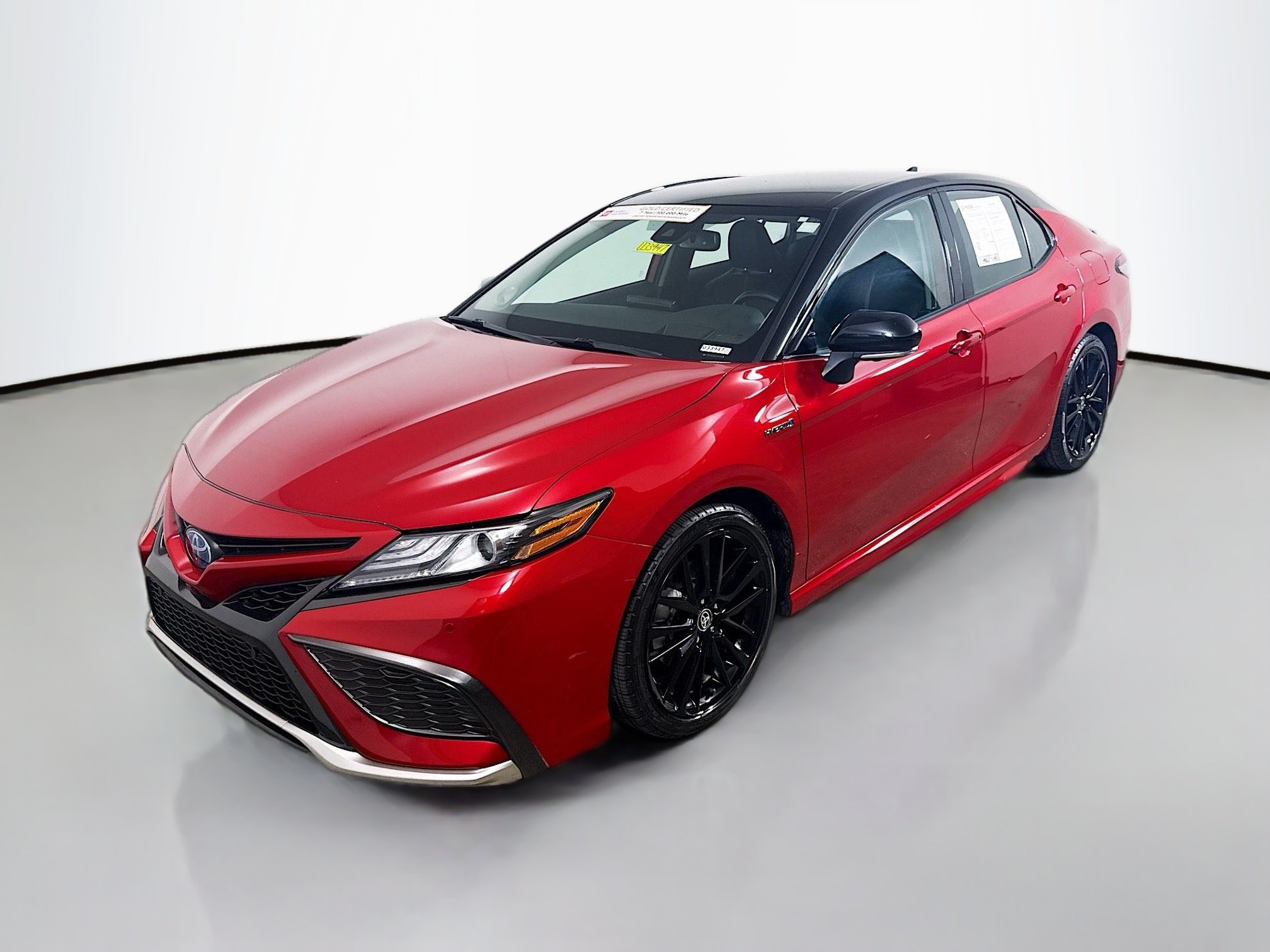 Used 2021 Supersonic Red/Midnight Black Metallic Toyota Hybrid XSE image 3