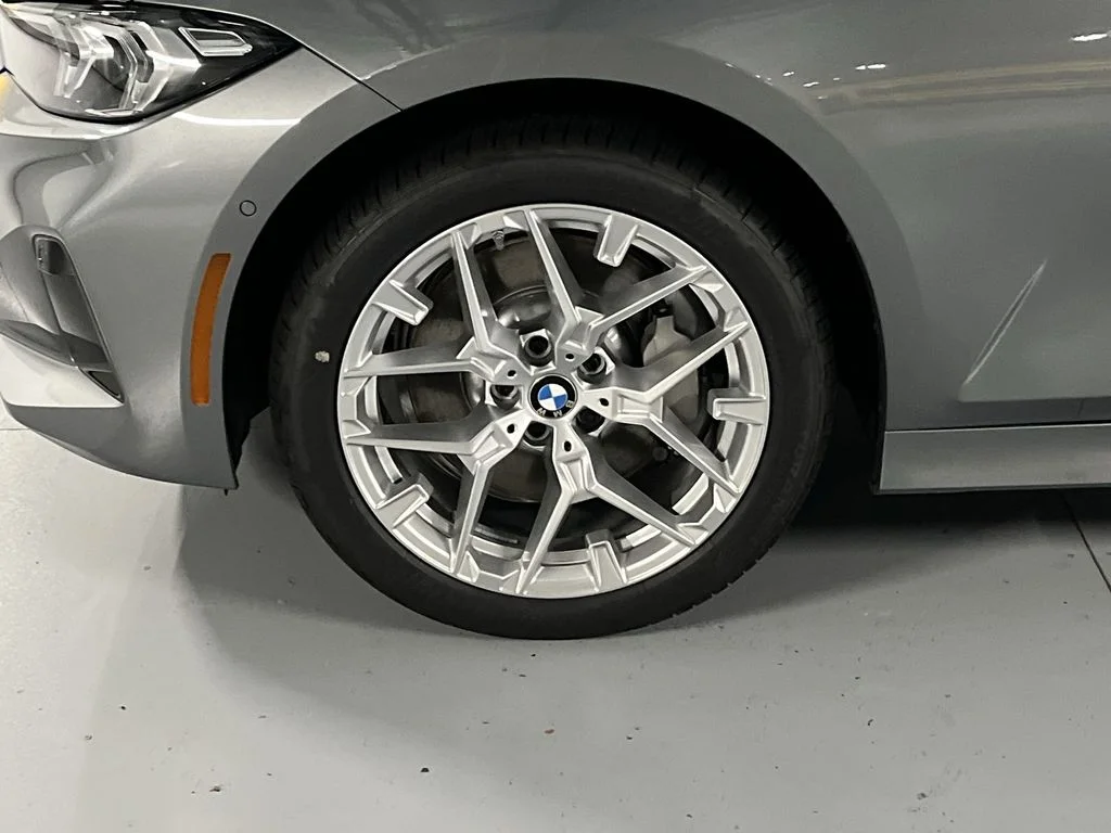2025 BMW 3 Series 330i - Photo 10