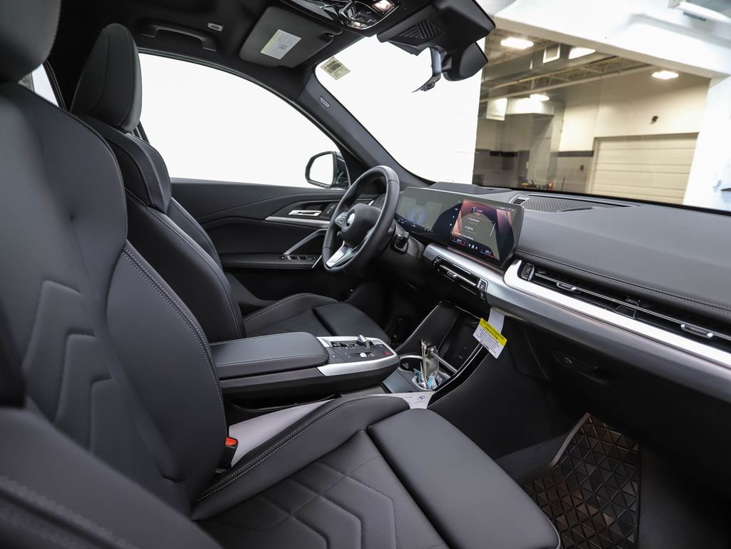 New 2026 Black Sapphire Metallic BMW xDrive28i image 30