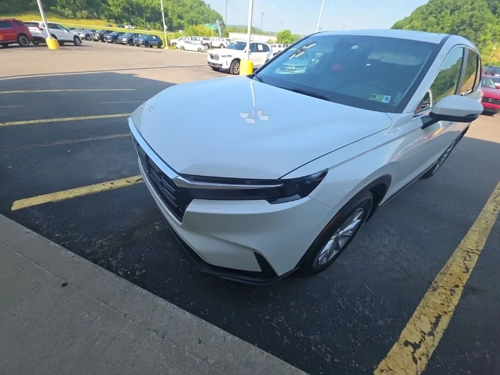 Used 2024 White Honda EX image 10