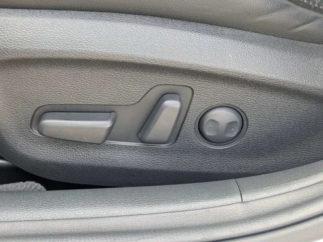 Used 2019 Silver Hyundai Sport image 19
