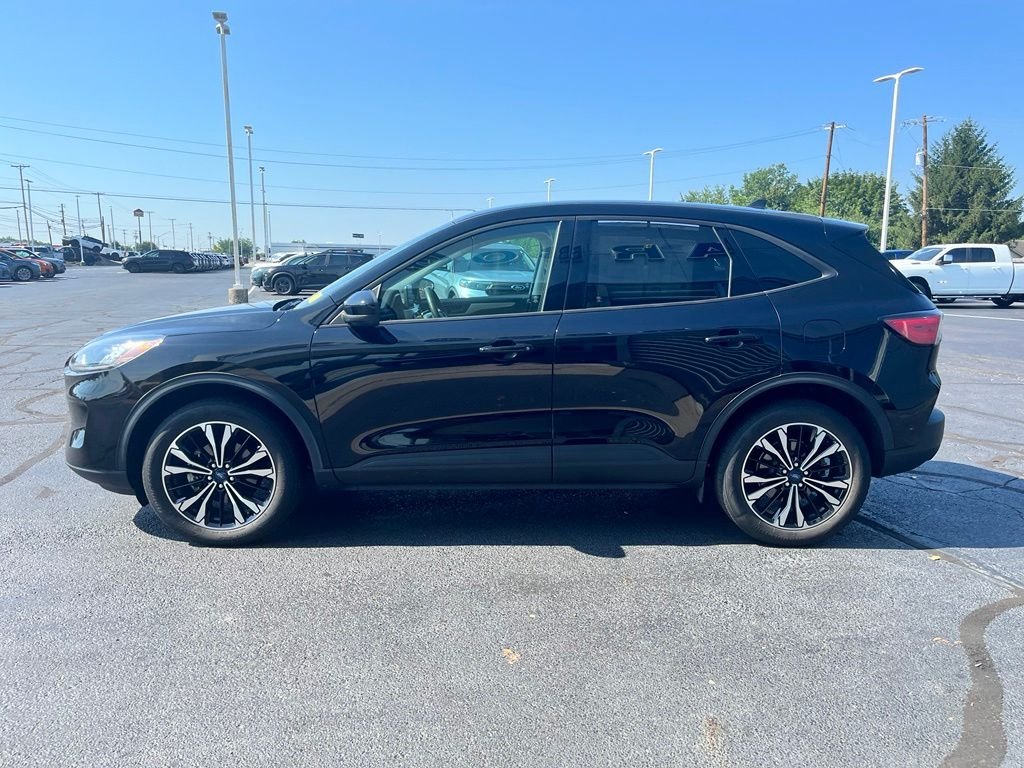 Used 2022 Agate Black Metallic Ford SE image 7