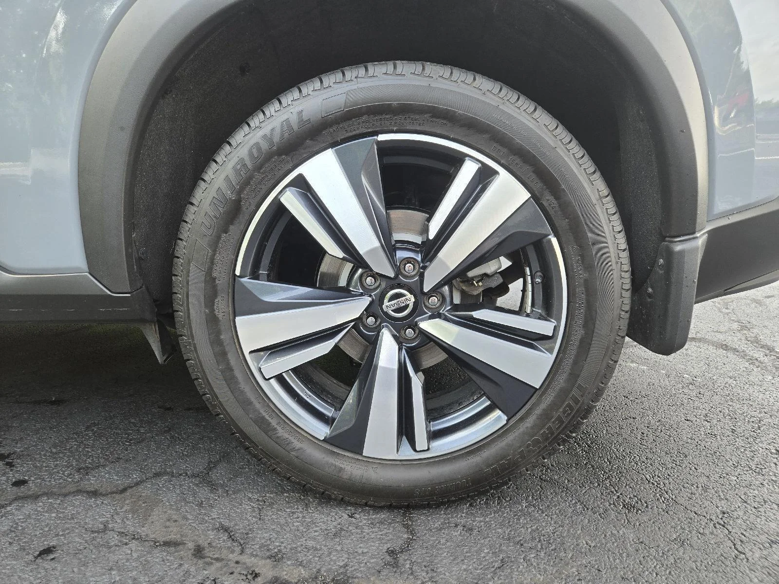 Used 2021 Boulder Gray Pearl Nissan SL image 11