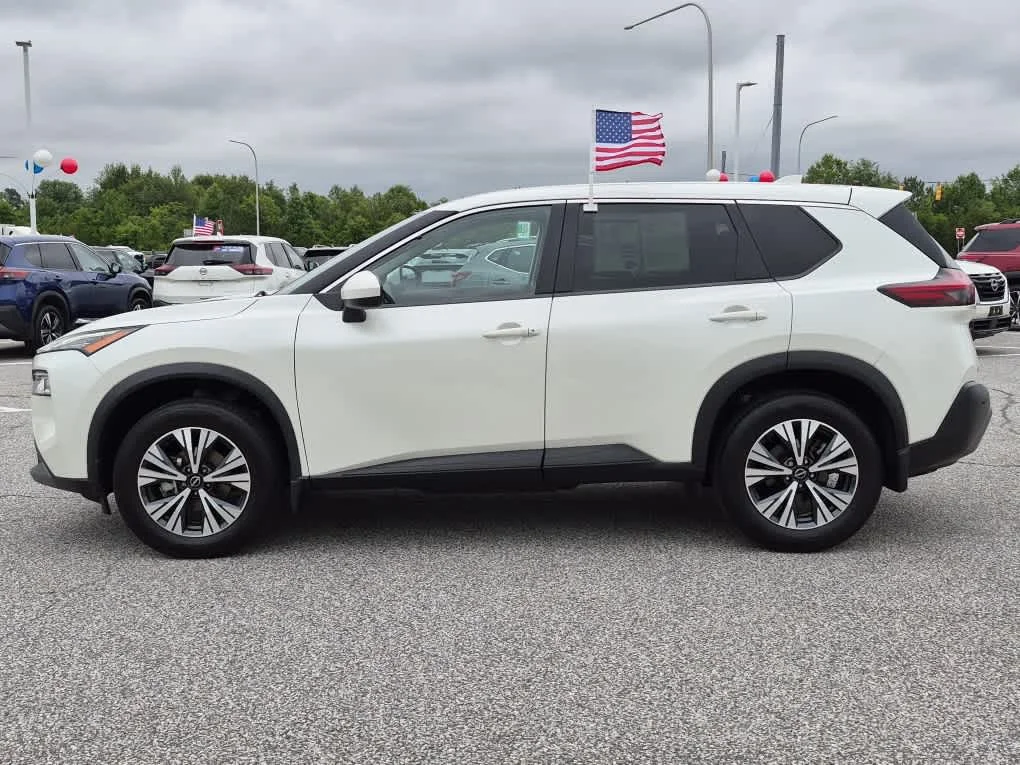 Certified Used 2023 Pearl White Tricoat Nissan SV image 5