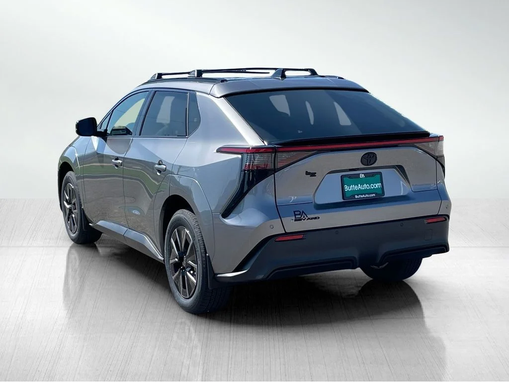 New 2026 Heavy Metal Toyota XLE image 5