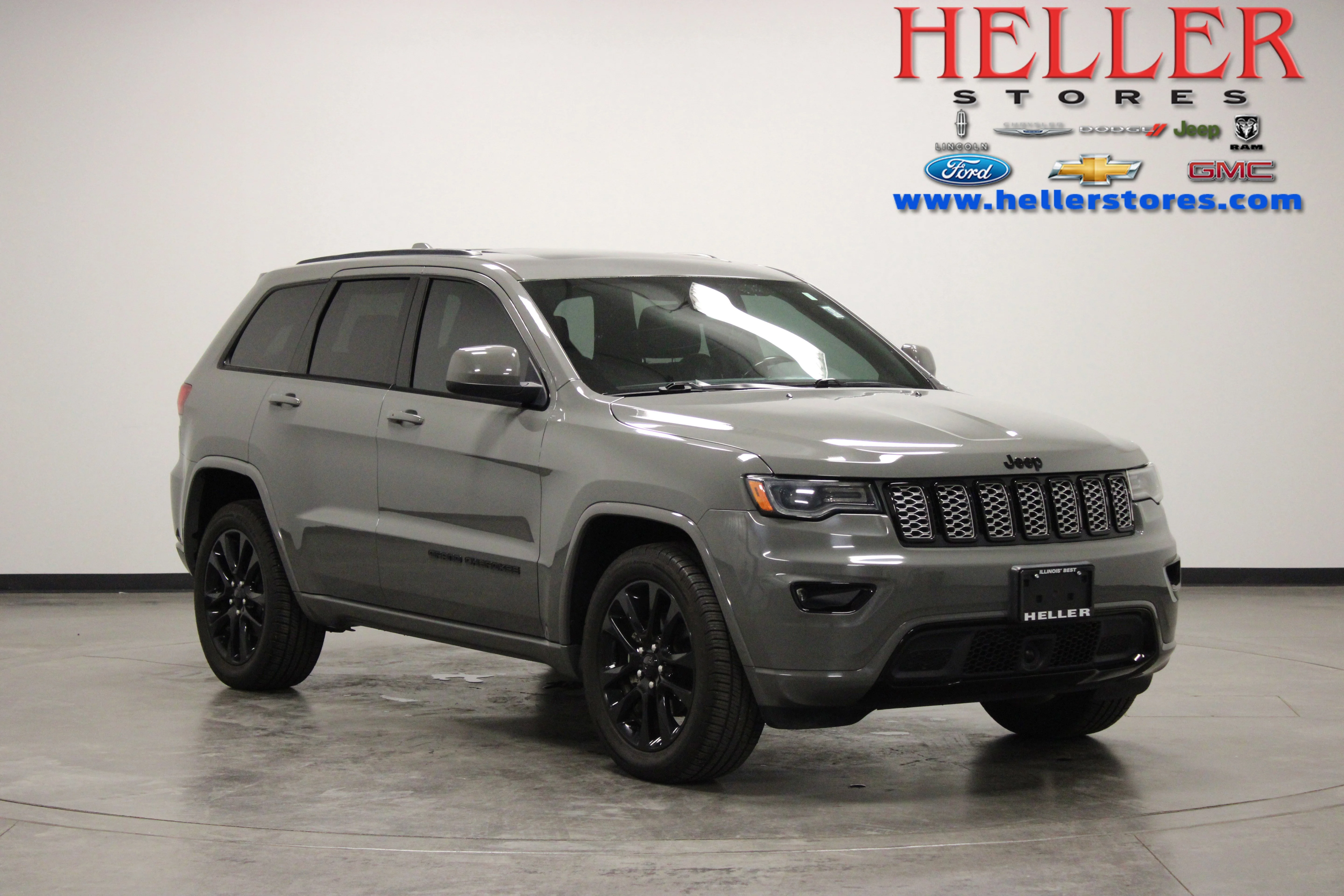 Used 2020 Sting-Gray Clearcoat Jeep Altitude image 1