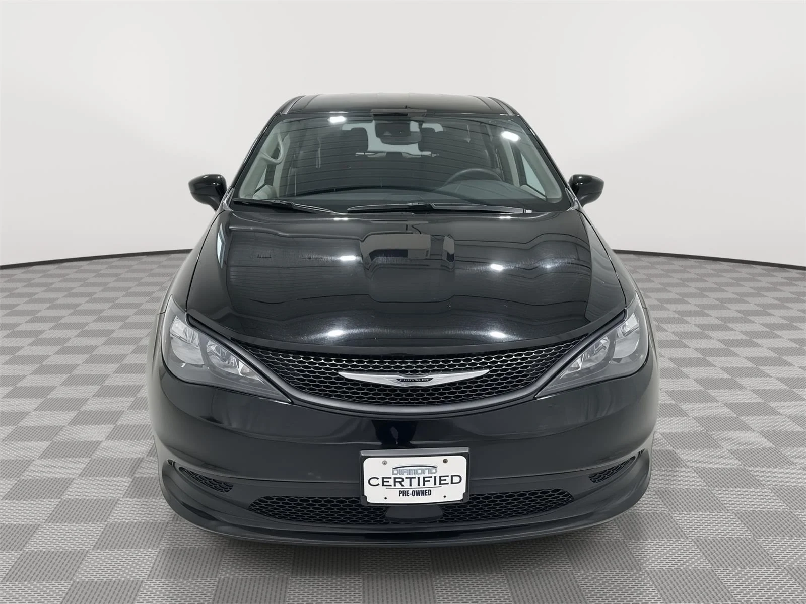Used 2024 Diamond Black Crystal Pearlcoat Chrysler LX image 8