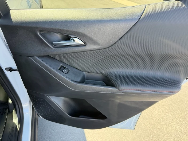 Used 2025 Iridescent Pearl Tricoat Chevrolet RS image 21