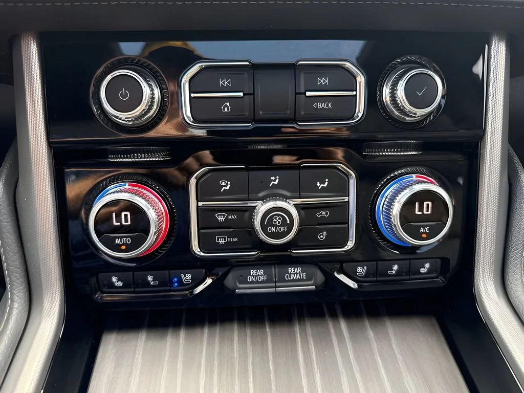 Used 2023 Onyx Black GMC Denali image 25