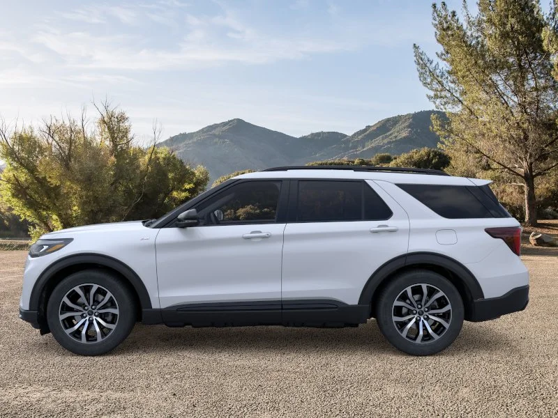 New 2026 Space White Metallic Ford ST-Line image 27