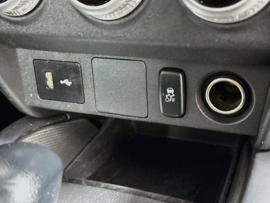 Used 2025 Alloy Silver Metallic Mitsubishi ES image 36