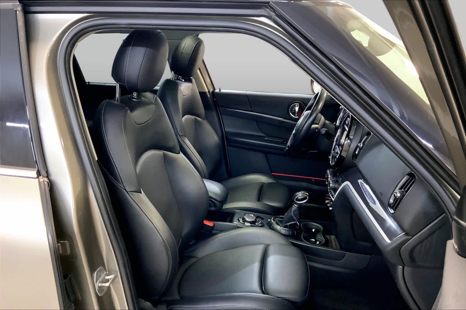 Used 2017 Melting Silver Metallic MINI Cooper S image 8