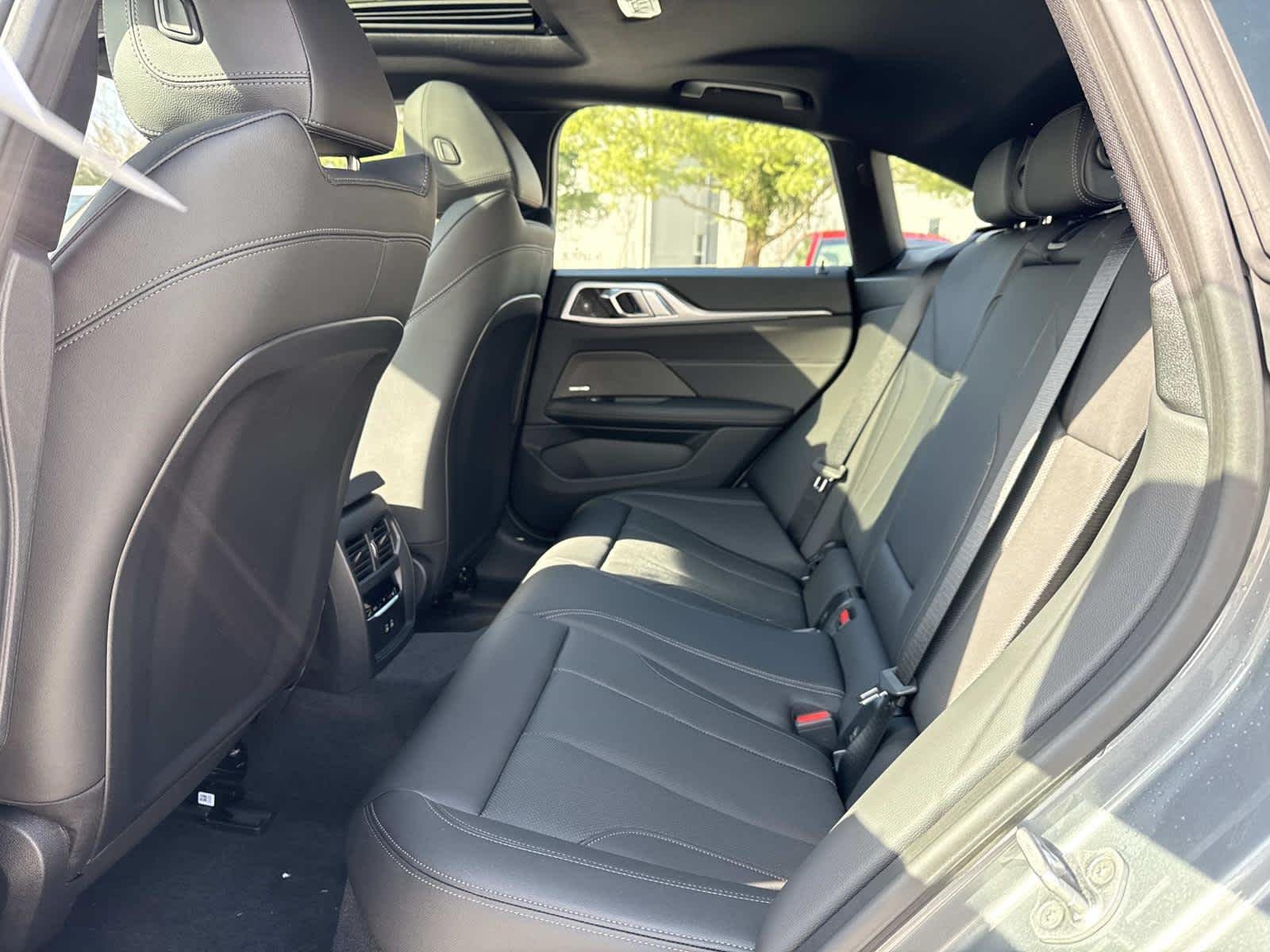 New 2026 Skyscraper Grey Metallic BMW xDrive40 image 15