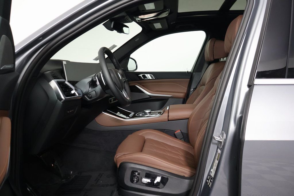 New 2026 Skyscraper Grey Metallic BMW xDrive40i image 5