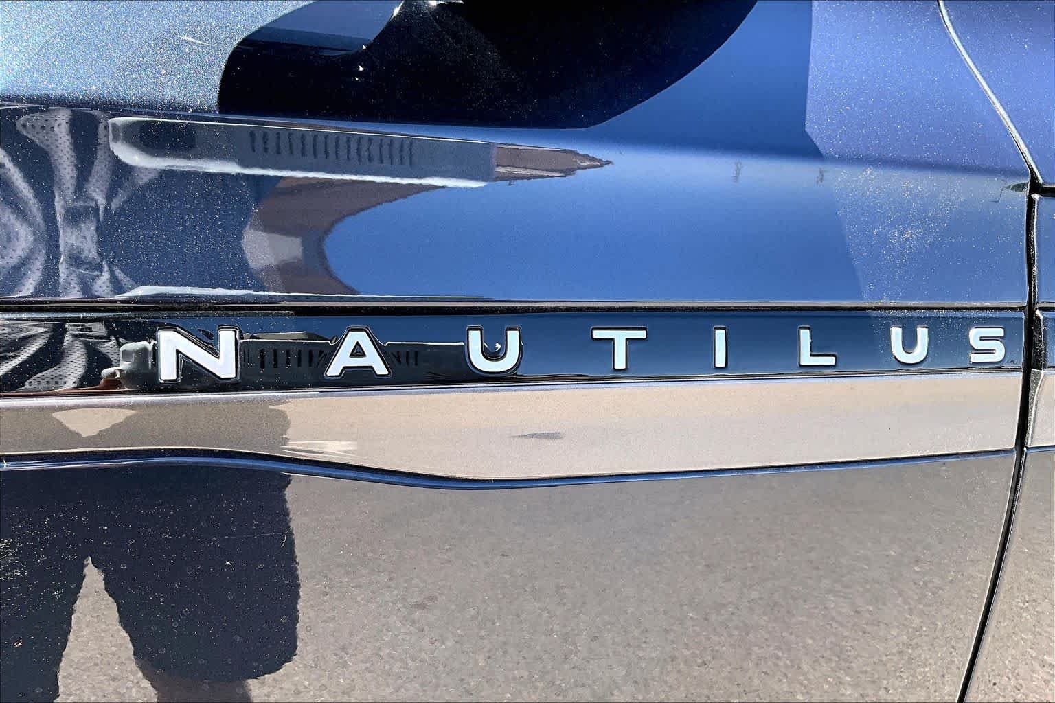 Used 2024 Blue Panther Lincoln Premiere image 30
