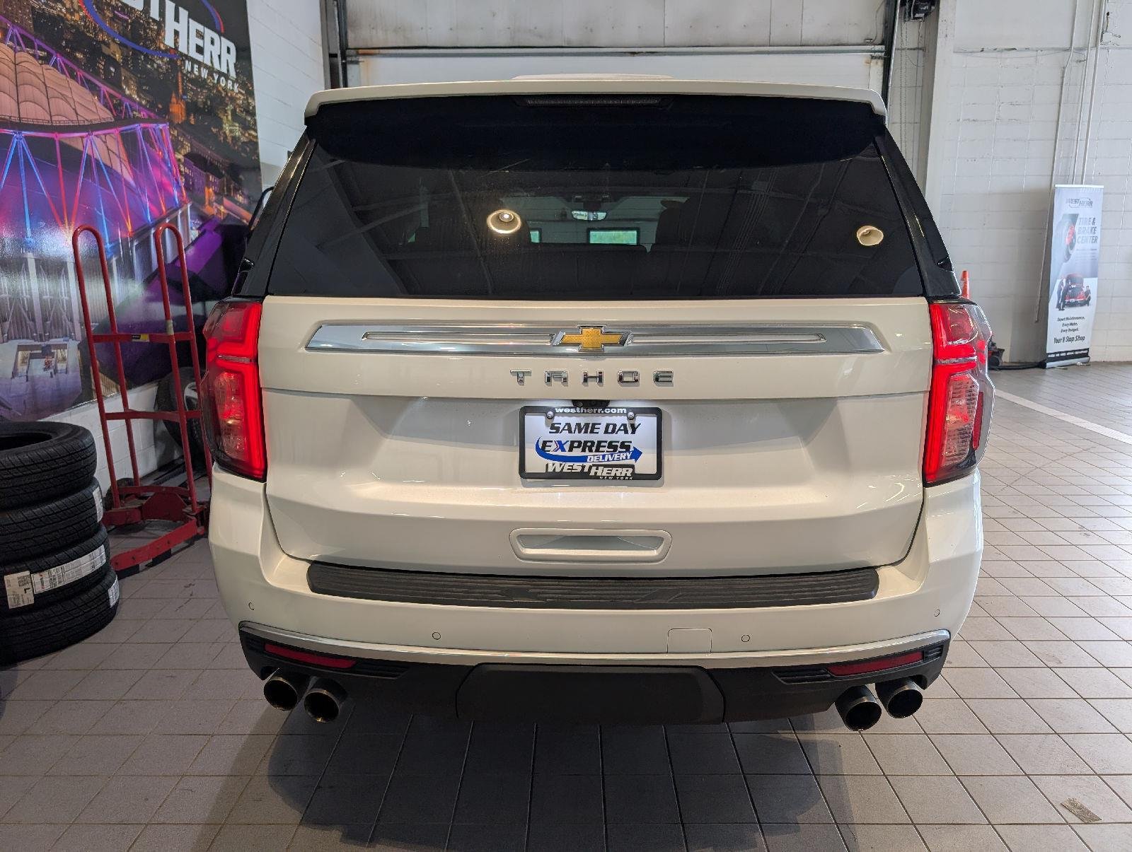Used 2022 Pearl Chevrolet High Country image 8