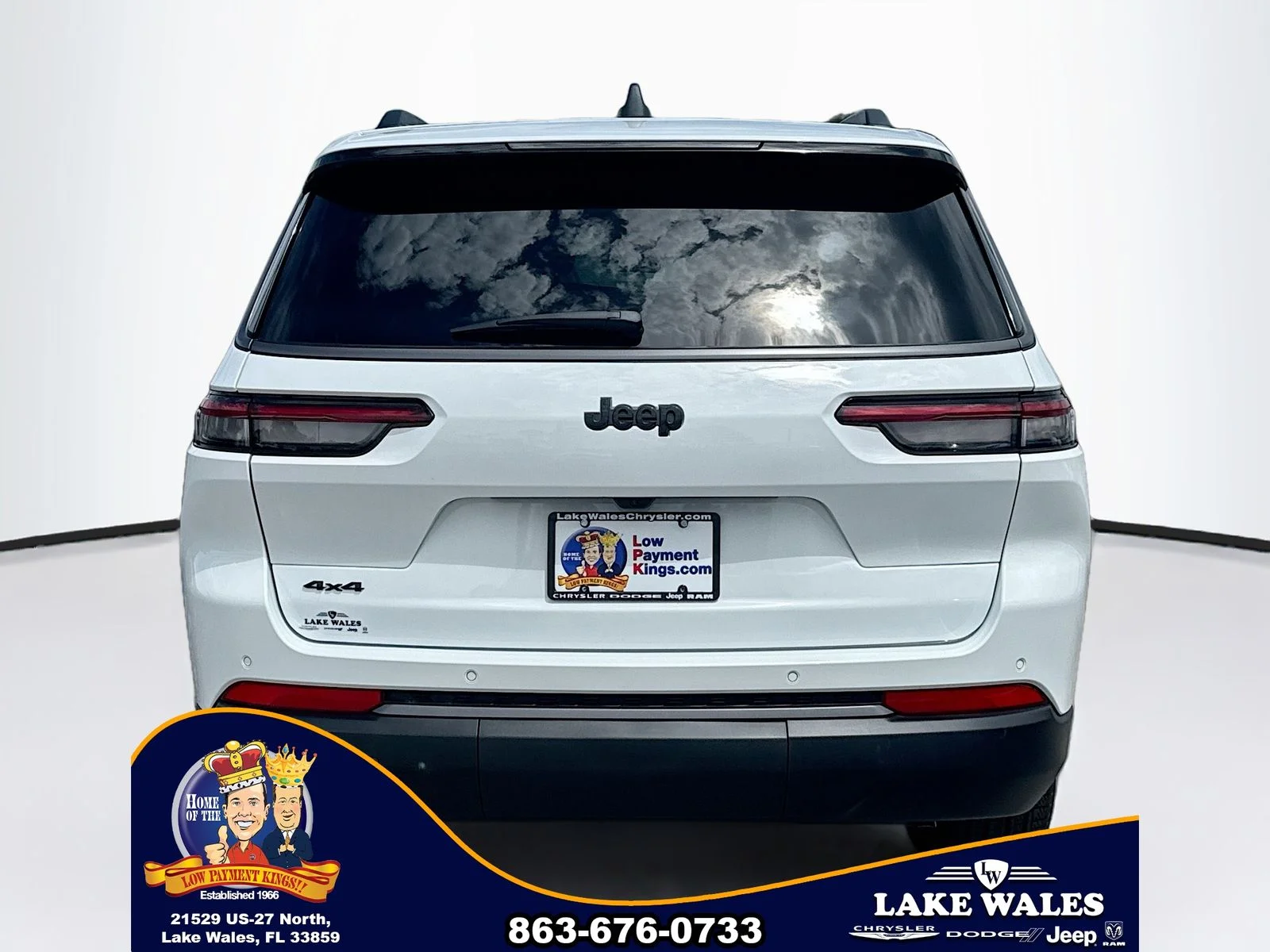 New 2026 Bright White Clear-Coat Exterior Paint Jeep Limited image 5