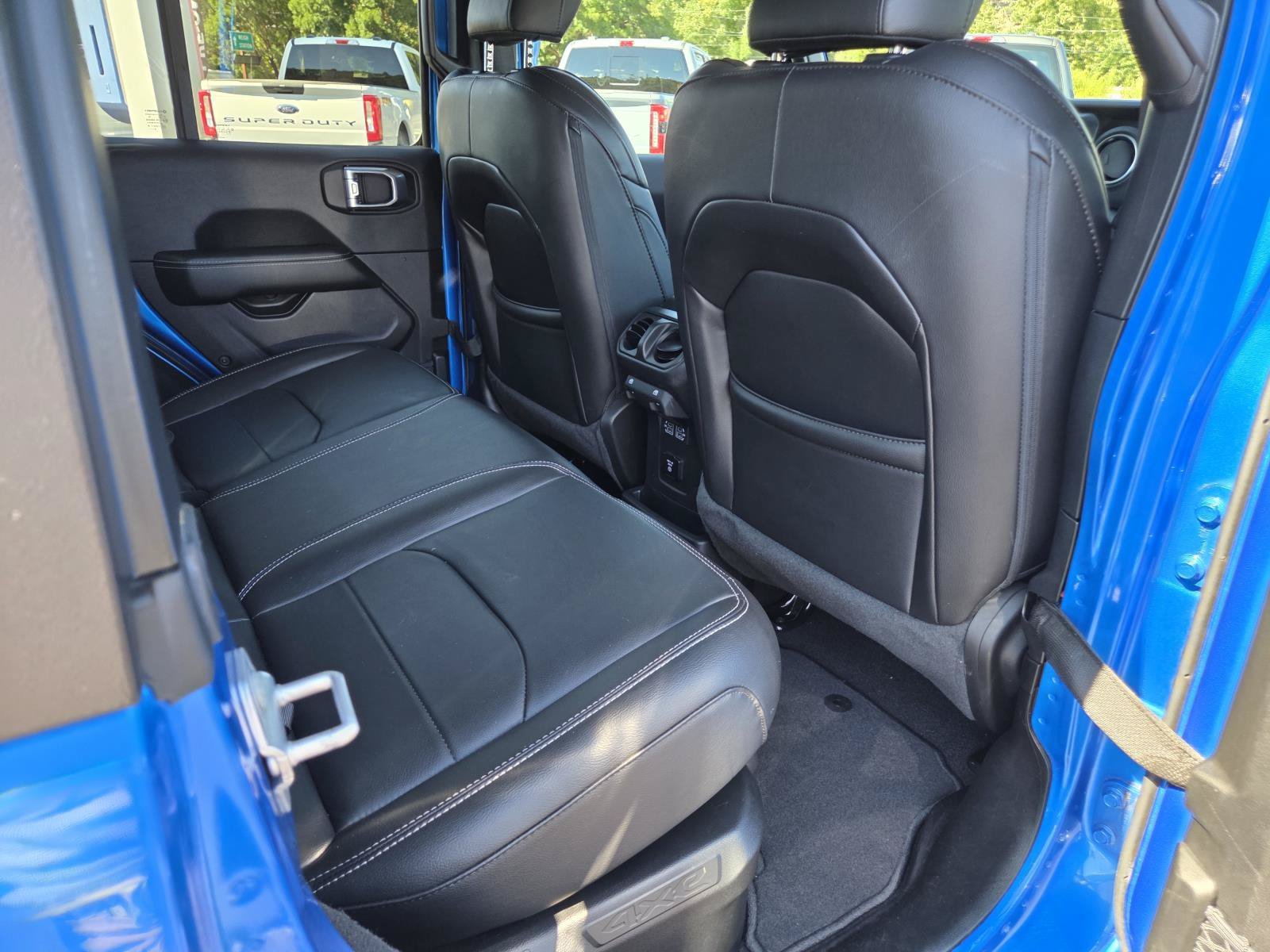 Used 2023 Hydro Blue Pearlcoat Jeep Sahara image 19