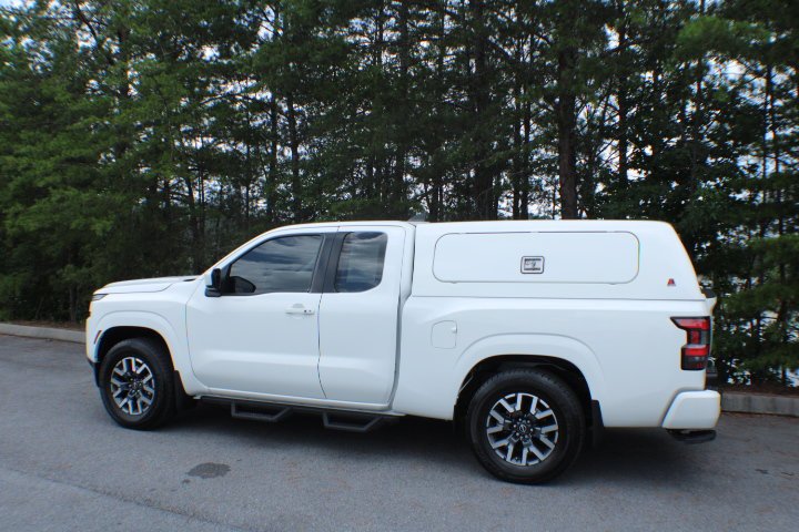 Used 2023 Glacier White Nissan SV image 5