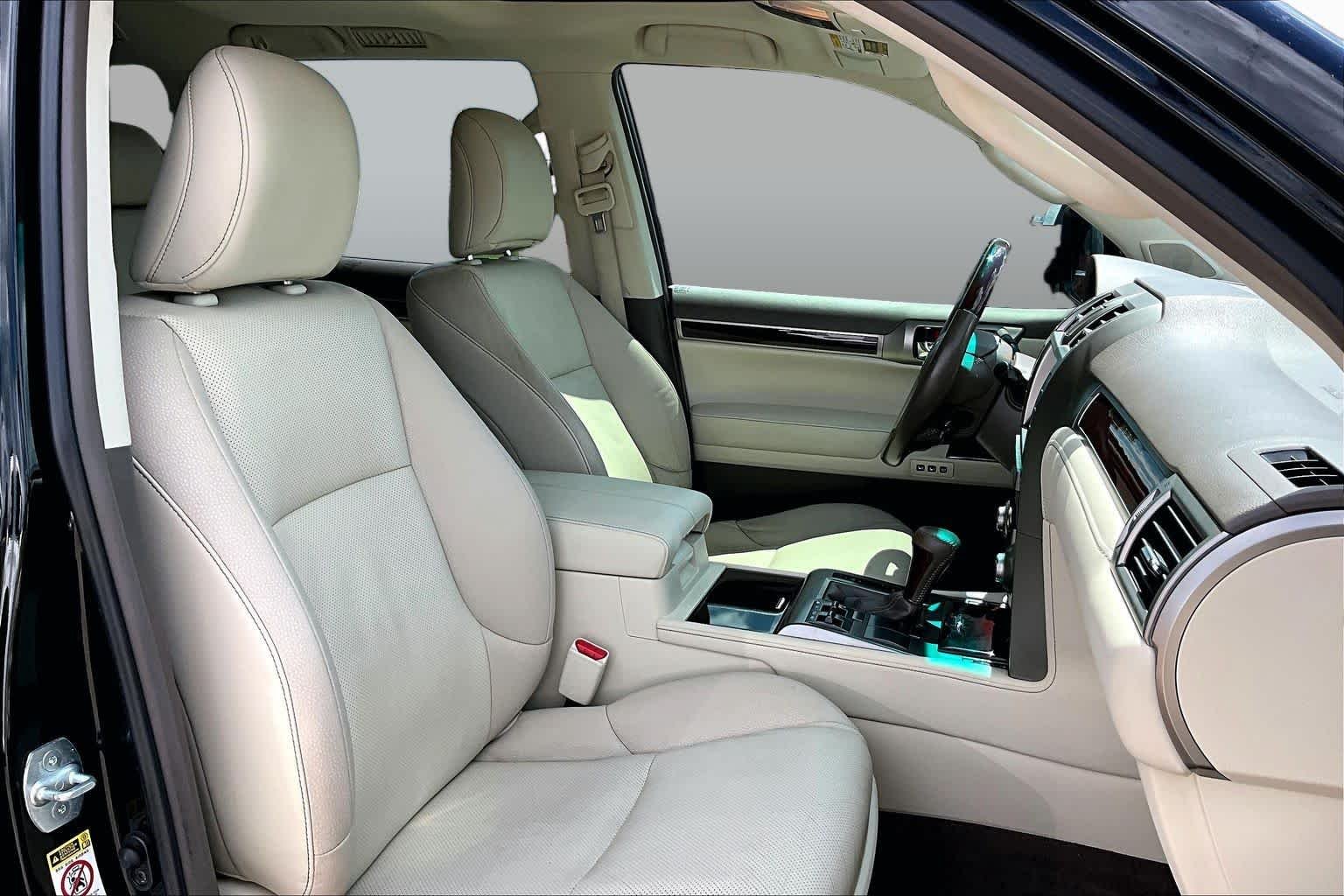 Used 2017 Black Onyx Lexus Premium image 9