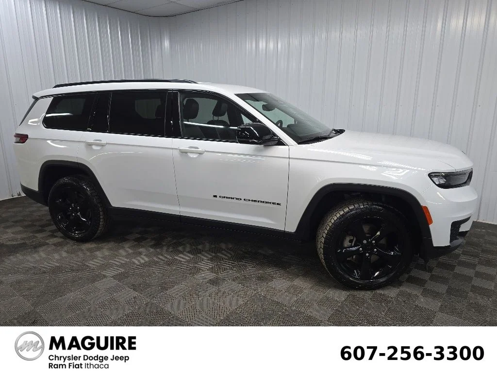 Used 2023 White Jeep Altitude image 1