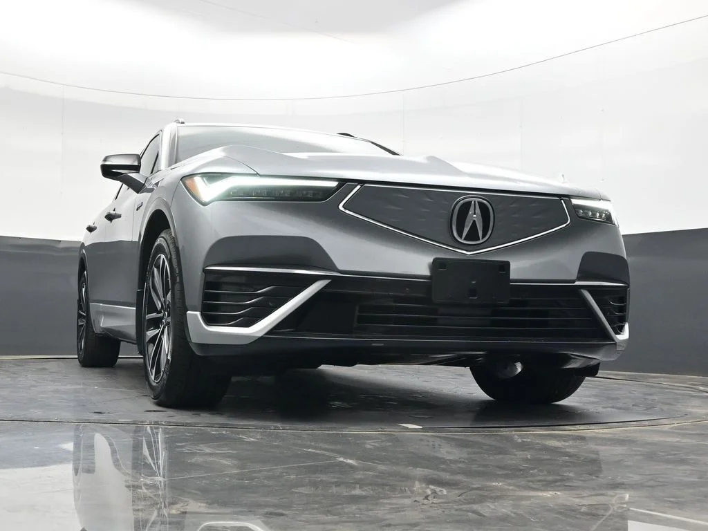 Used 2024 Mercury Silver Metallic Acura Base image 32