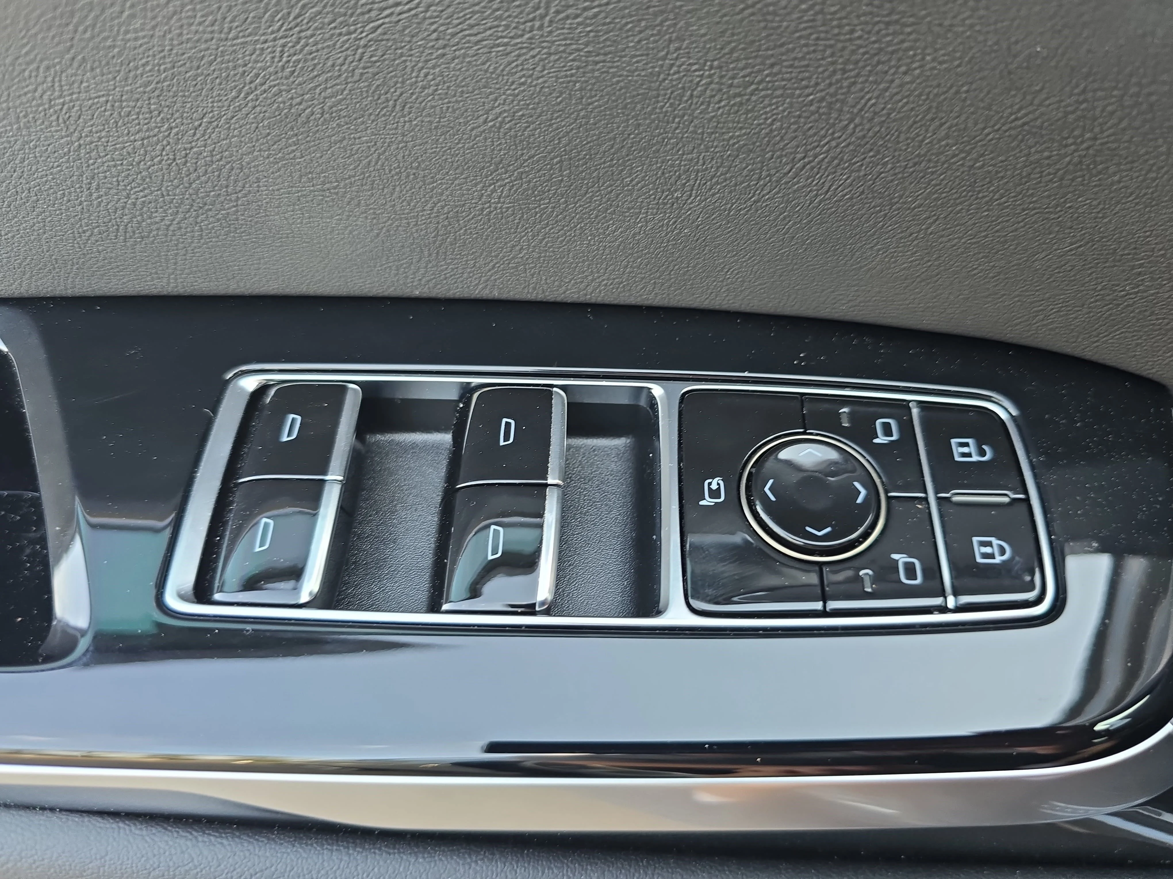 2025 Cadillac Escalade ESV Premium Luxury - Photo 32