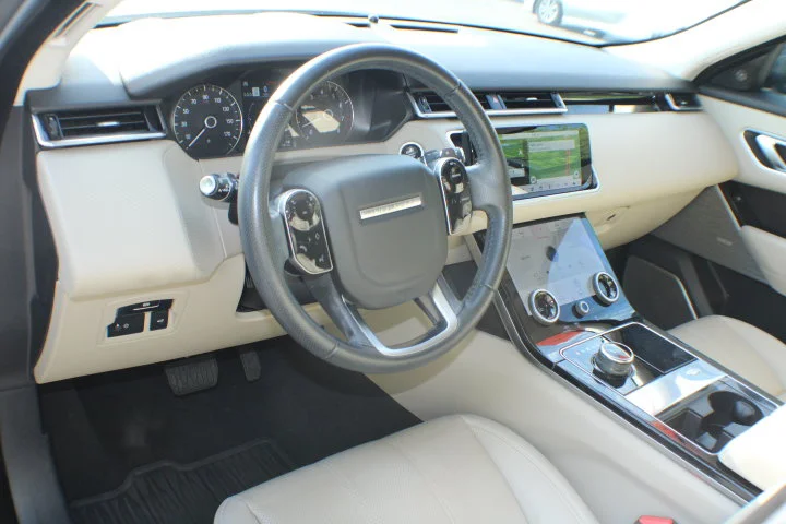 Used 2020 Gray Land Rover P250 S image 8