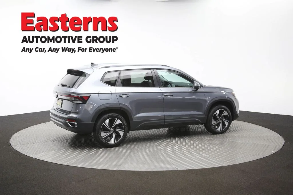 Used 2025 Gray Volkswagen 1.5T SE image 41