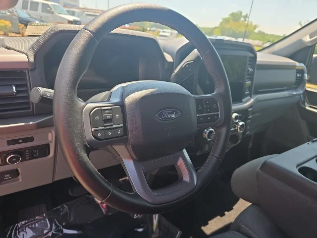 Used 2025 Black Ford XLT image 16