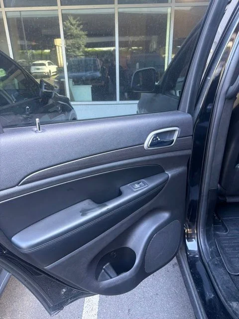 Used 2018 Black Jeep Altitude image 9