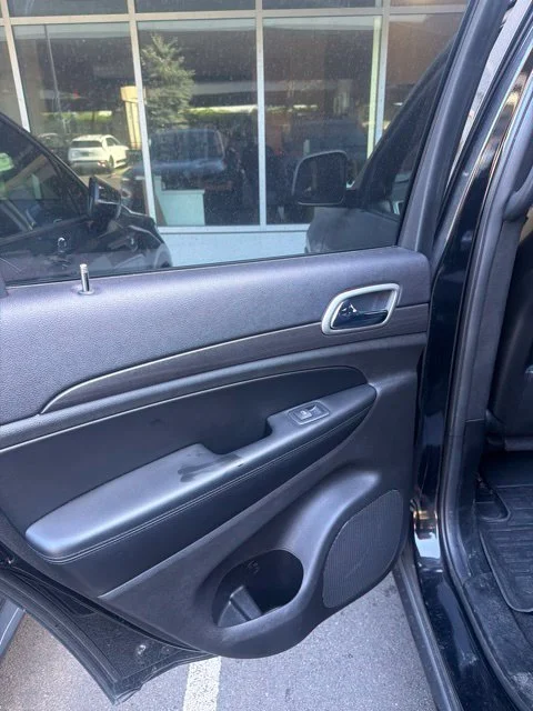 Used 2018 Black Jeep Altitude image 9