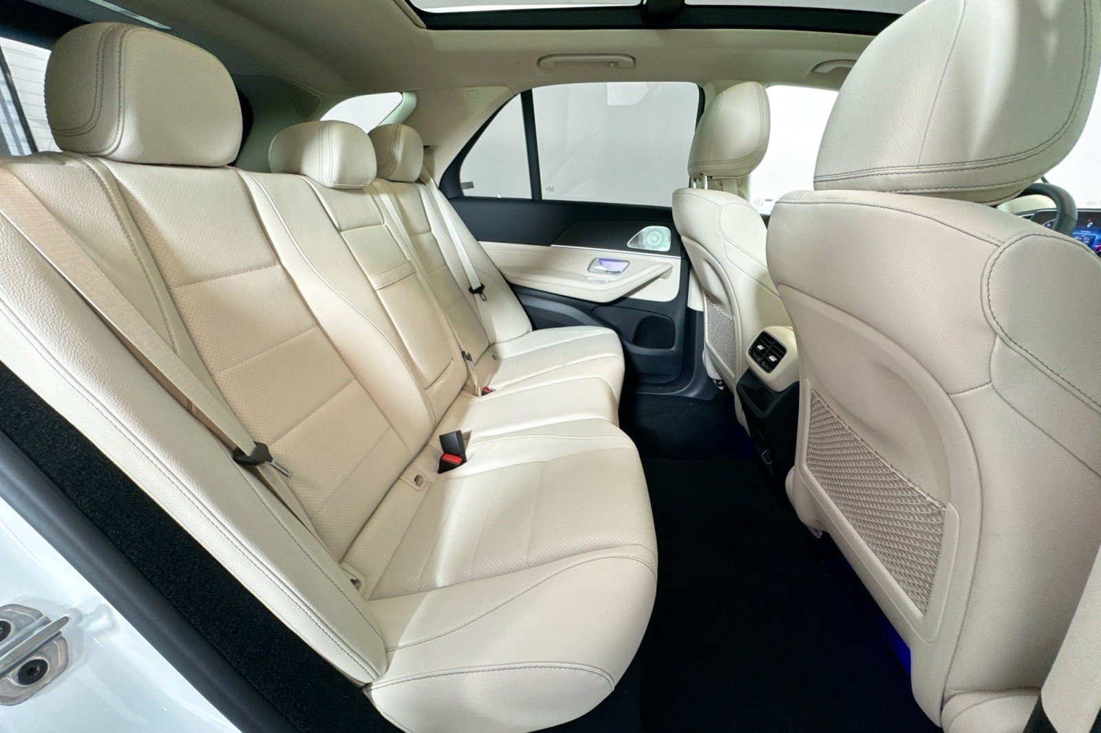 New 2026 Polar White Mercedes-Benz GLE 450 4MATIC® SUV image 25