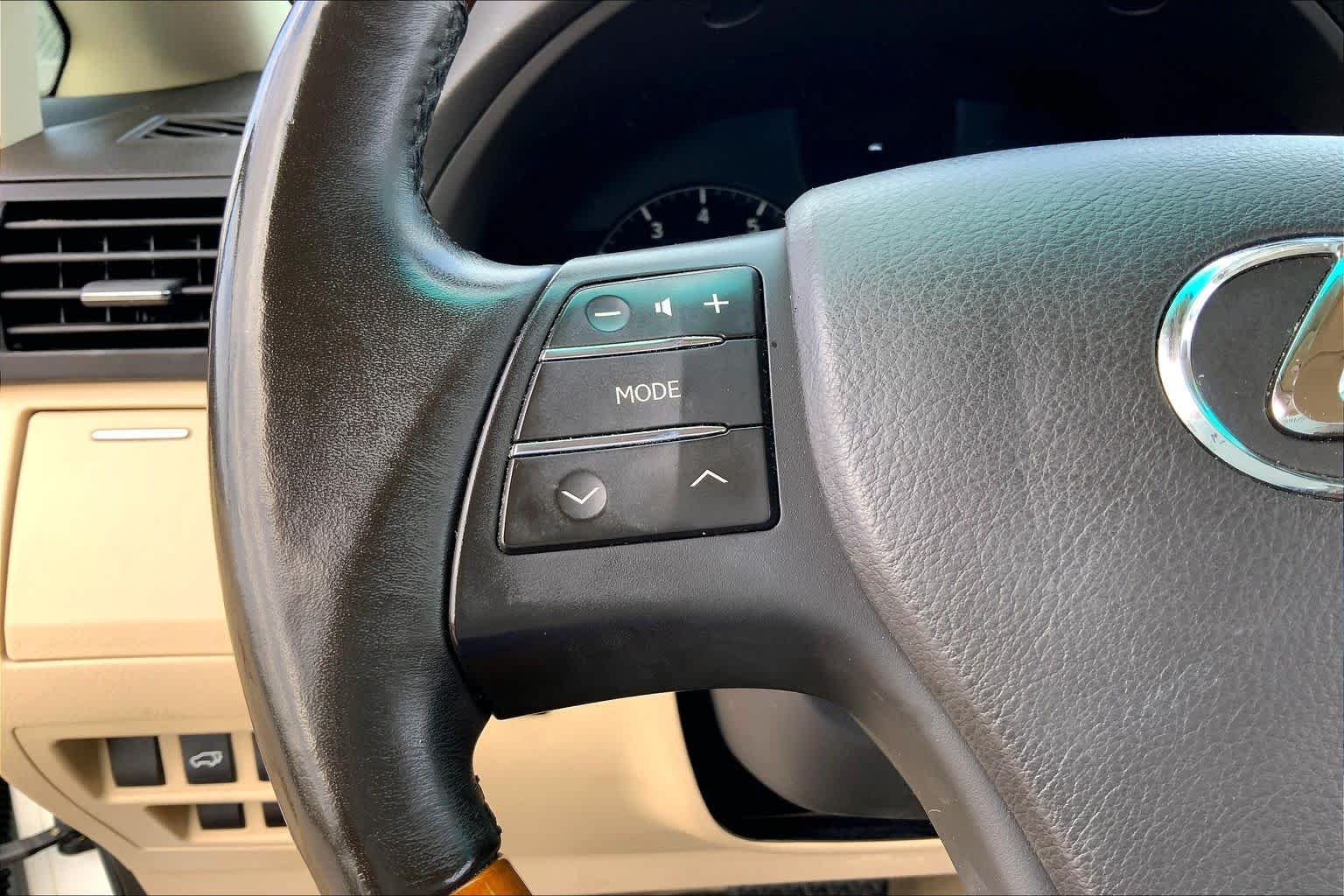Used 2010 Starfire Pearl Lexus  image 22