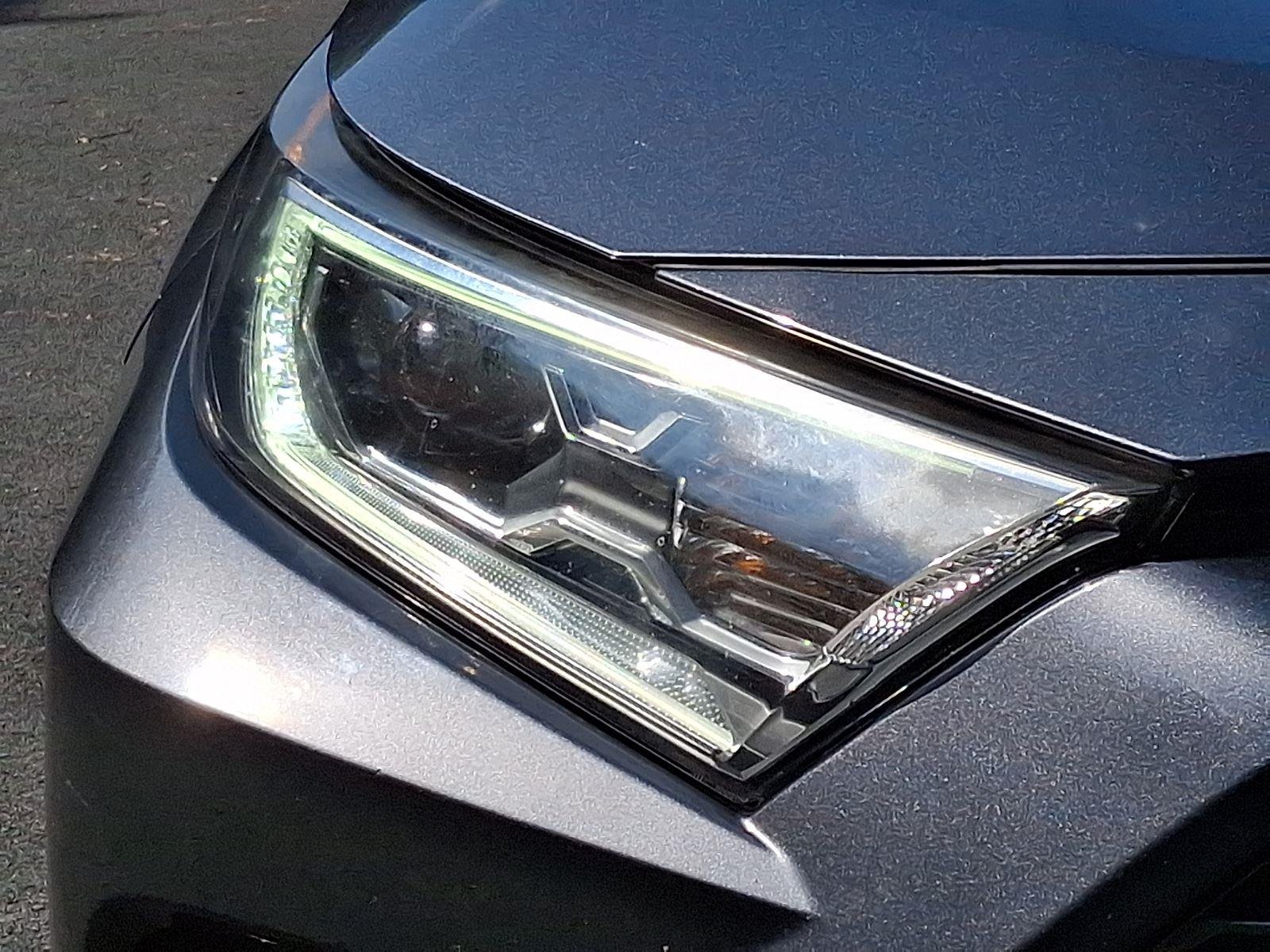Used 2019 Magnetic Gray Metallic w/Black Roof Toyota Hybrid XSE image 9