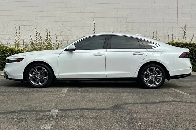 Certified Used 2024 Platinum White Pearl Honda EX image 7