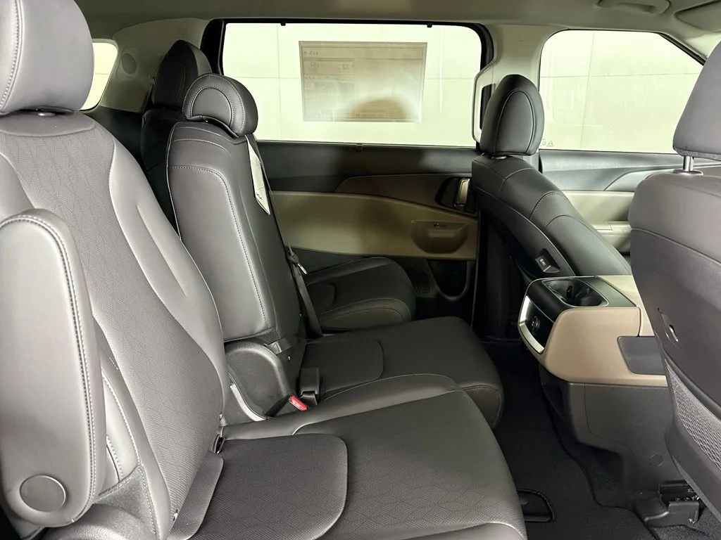 New 2026 Ceramic Silver Kia EX image 15