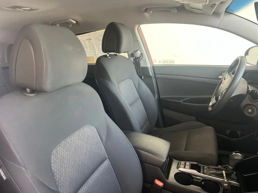 Used 2017 Sunset Hyundai SE image 32